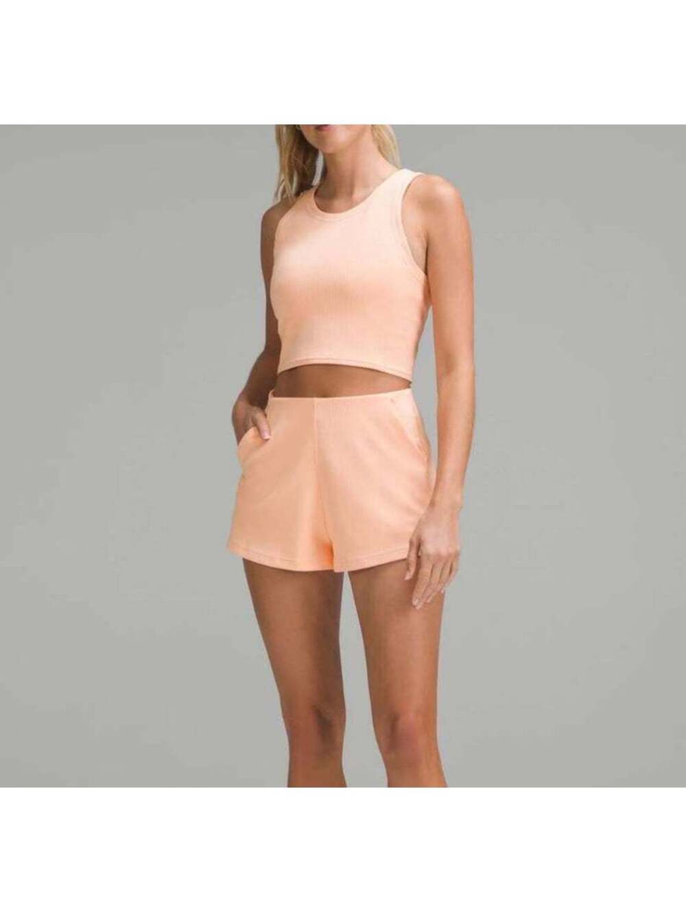 EUC Lululemon Ribbed Softstreme High-Rise Short 2" SZ 2 Peach Bellini